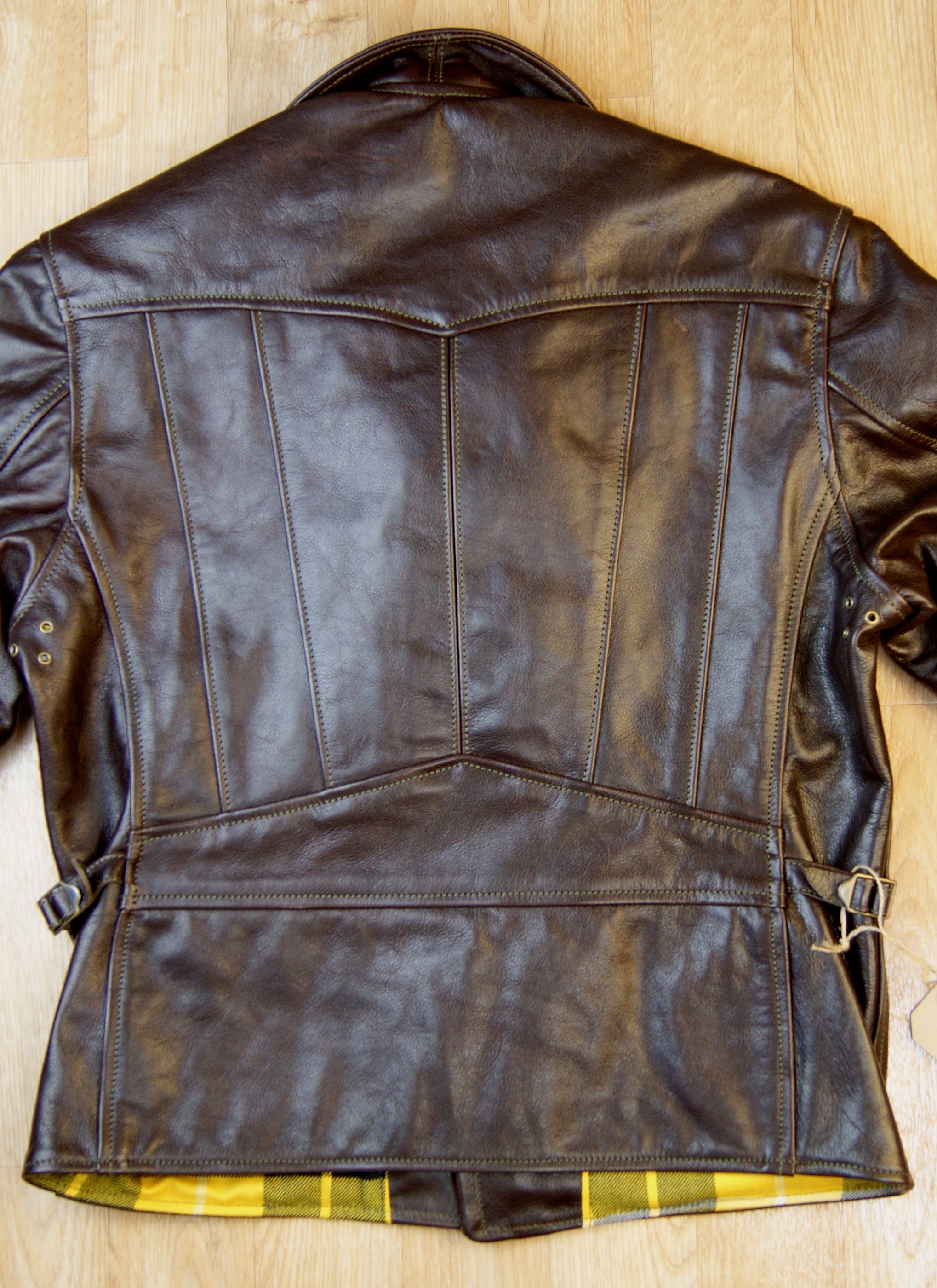 Aero Hooch Hauler Dark Seal Vicenza Horsehide LPO3 back.jpg