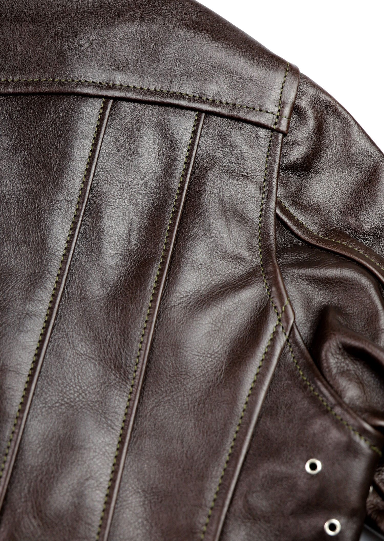 Aero Hooch Hauler Dark Seal Vicenza Horsehide WUC5 shoulder seam.jpg