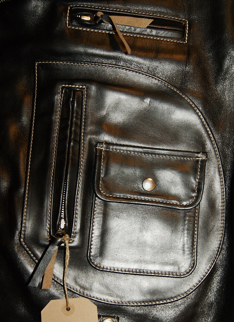 Aero J106 Black CXL FQHH 52 D-Pocket close-up.jpg