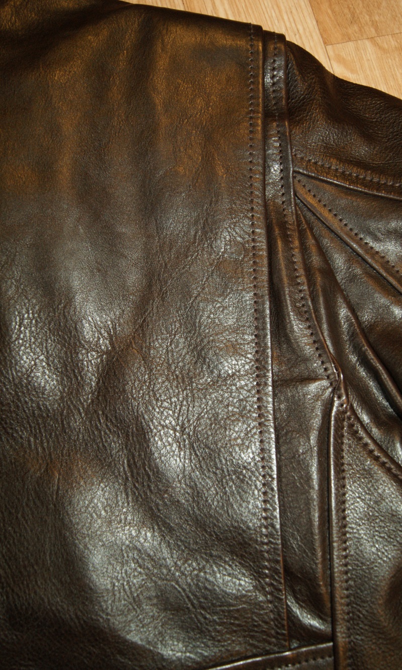 Aero M422a Dark Seal Vicenza Horsehide sz 42 shoulder gusset.jpg