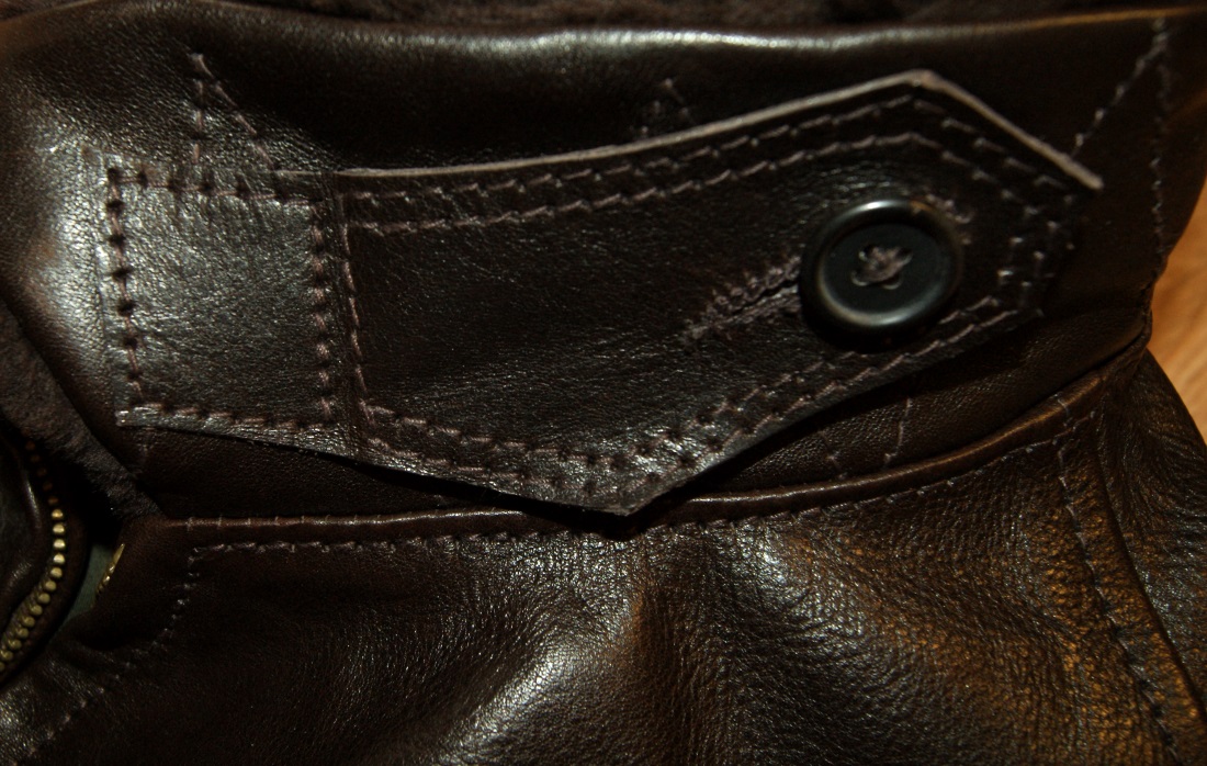 Aero M422a Dark Seal Vicenza Horsehide sz 42 throat latch.jpg