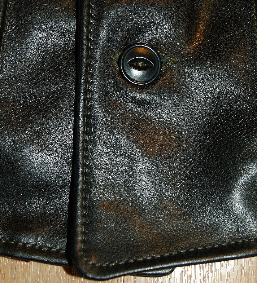 Aero Mulligan Black Vicenza Horsehide bottom hem.jpg