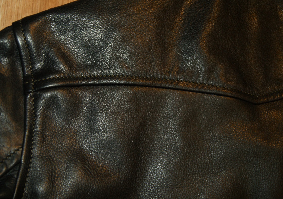 Aero Mulligan Black Vicenza Horsehide S99 yoke grain.jpg