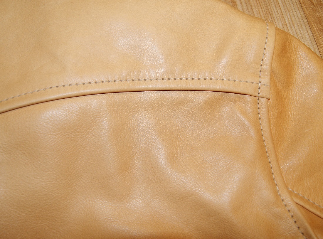 Aero Mulligan Natural Vicenza Horsehide yoke grain.jpg