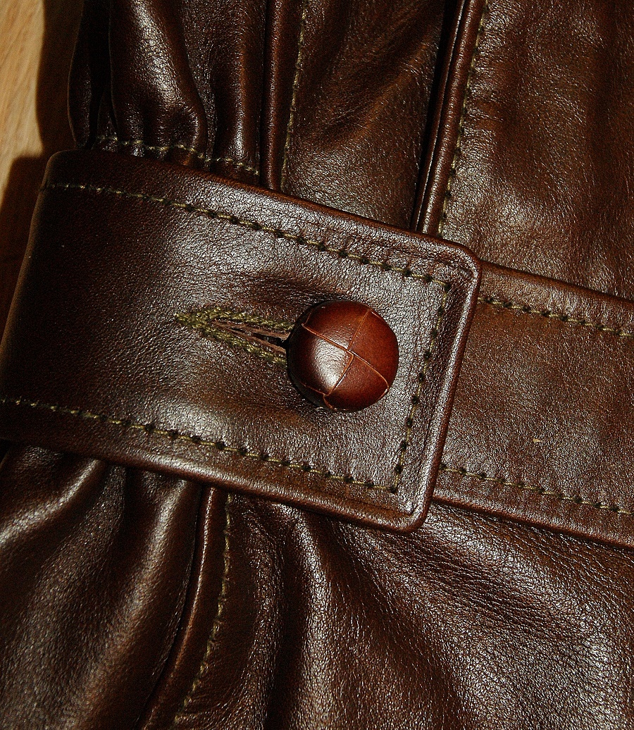 Aero Northeaster Seal Vicenza Horsehide belt button.jpg