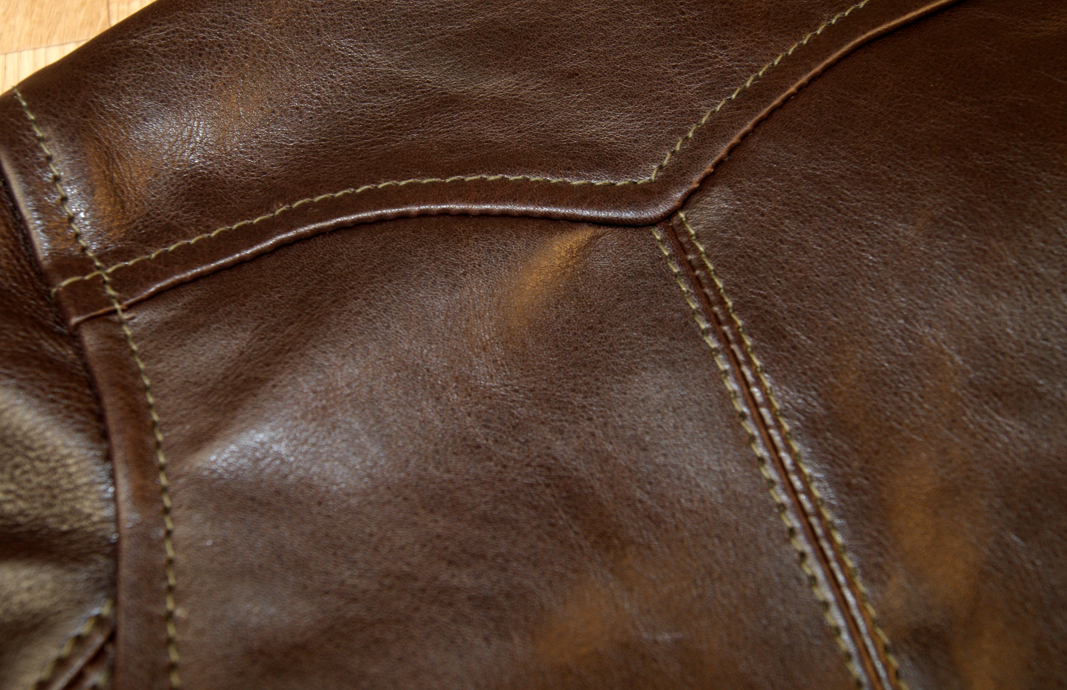 Aero Original Hercules Dark Seal Vicenza Horsehide back yoke.jpg