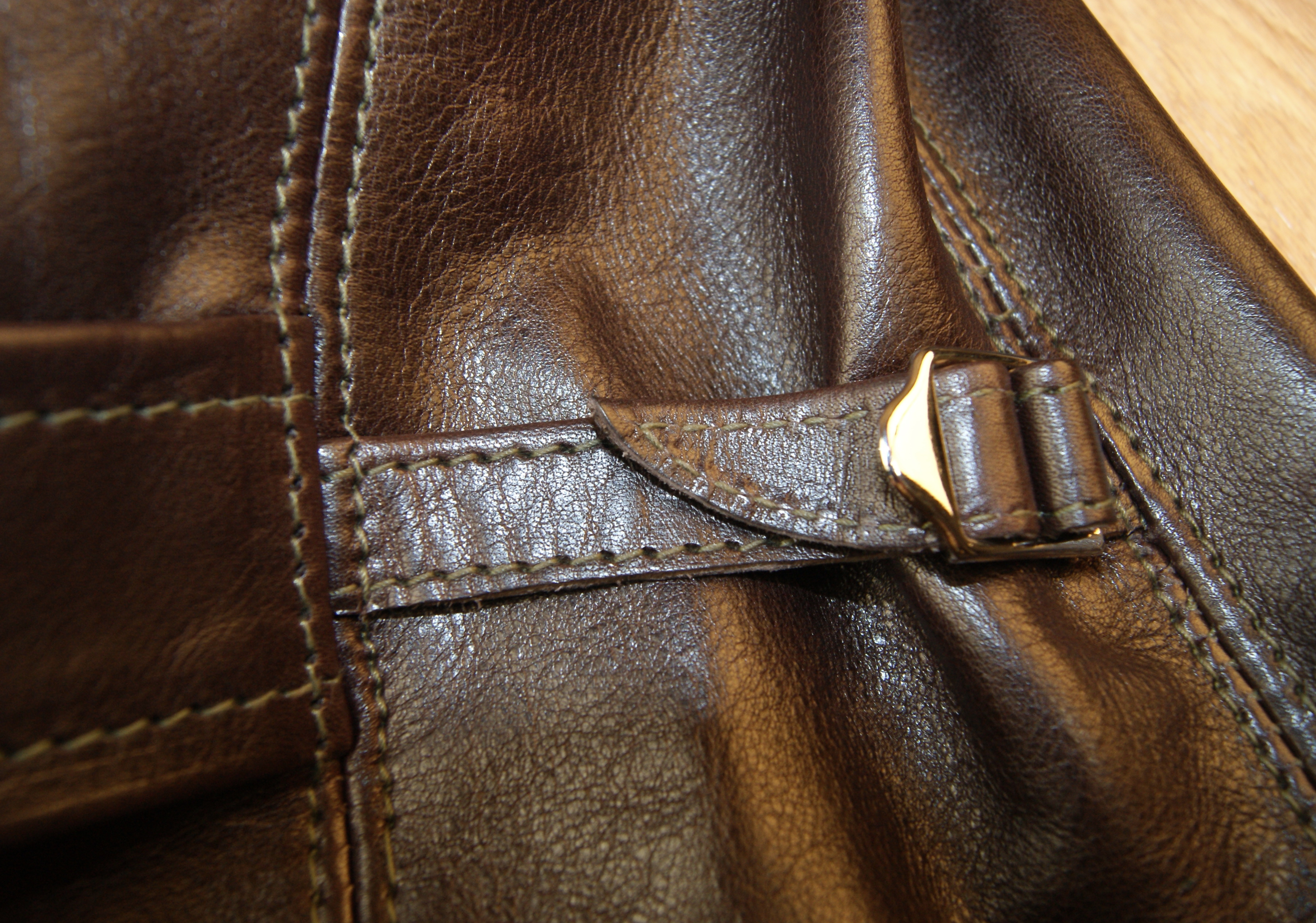 Aero Original Hercules Dark Seal Vicenza Horsehide side strap.jpg