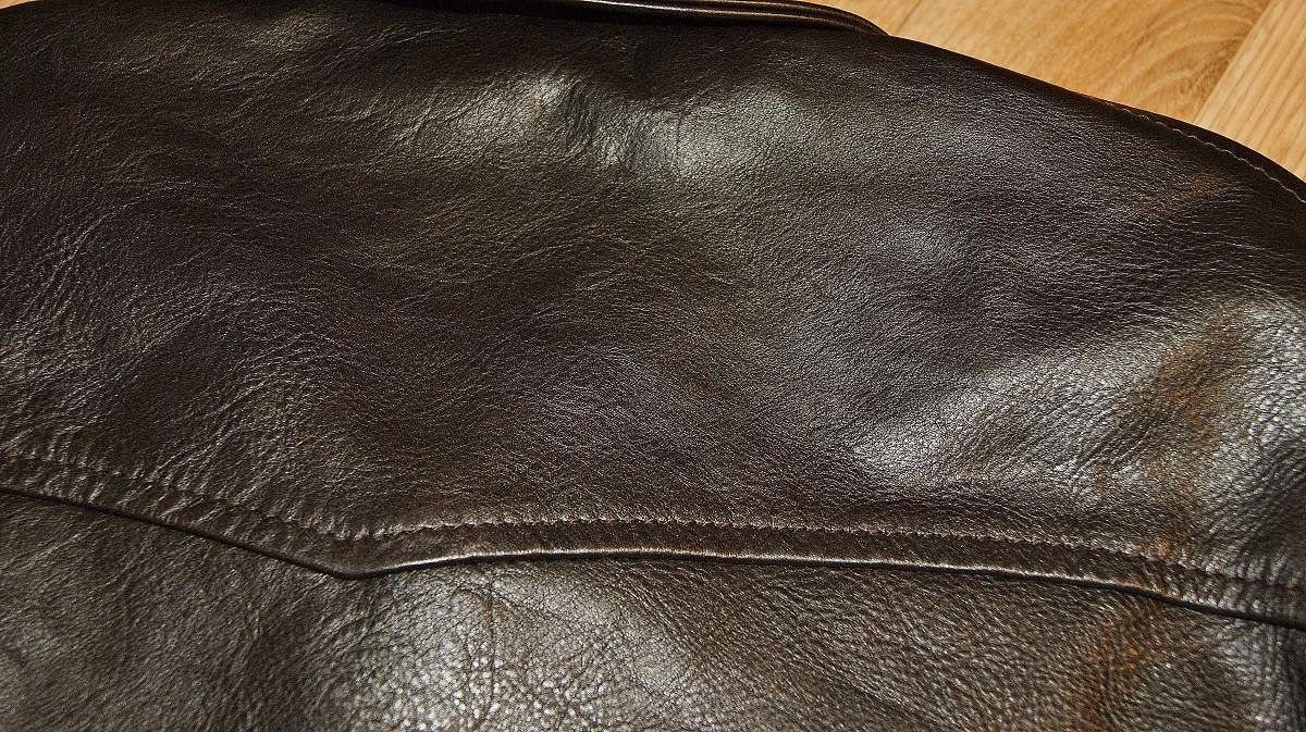 Aero Plainsman Dark Seal Vicenza Horsehide yoke.jpg