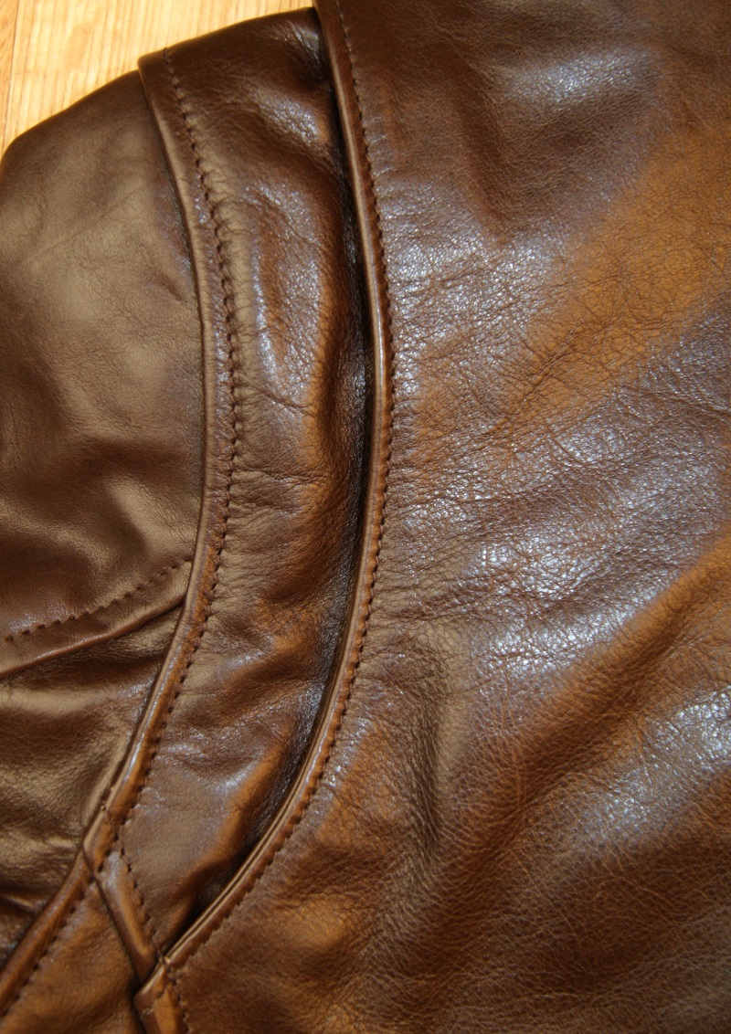 Aero Plainsman Seal Vicenza Horsehide shoulder gusset.jpg