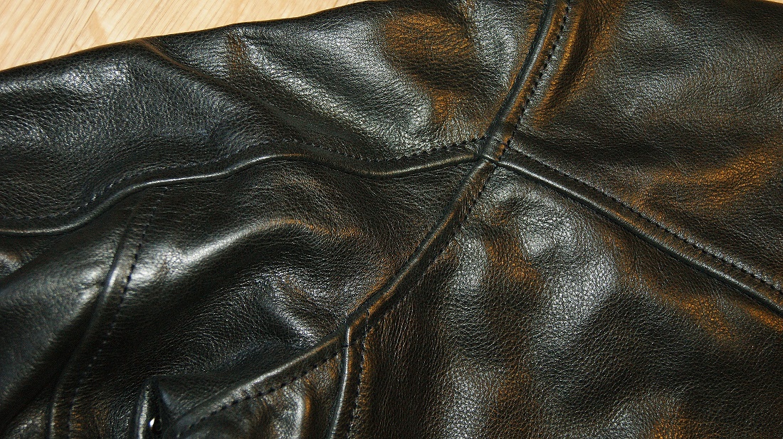 Aero Premier Highwayman Black Vicenza Horsehide shoulder grain.jpg