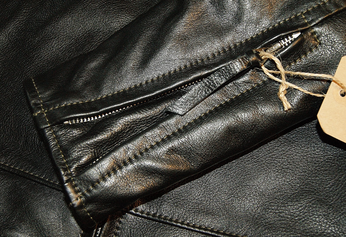 Aero Premier Highwayman Black Vicenza Horsehide zip sleeve.jpg