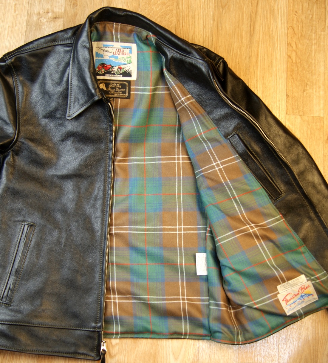 Aero Premier Highwayman Blackened Brown Vicenza GV98 Chisholm Hunting Ancient tartan lining.jpg