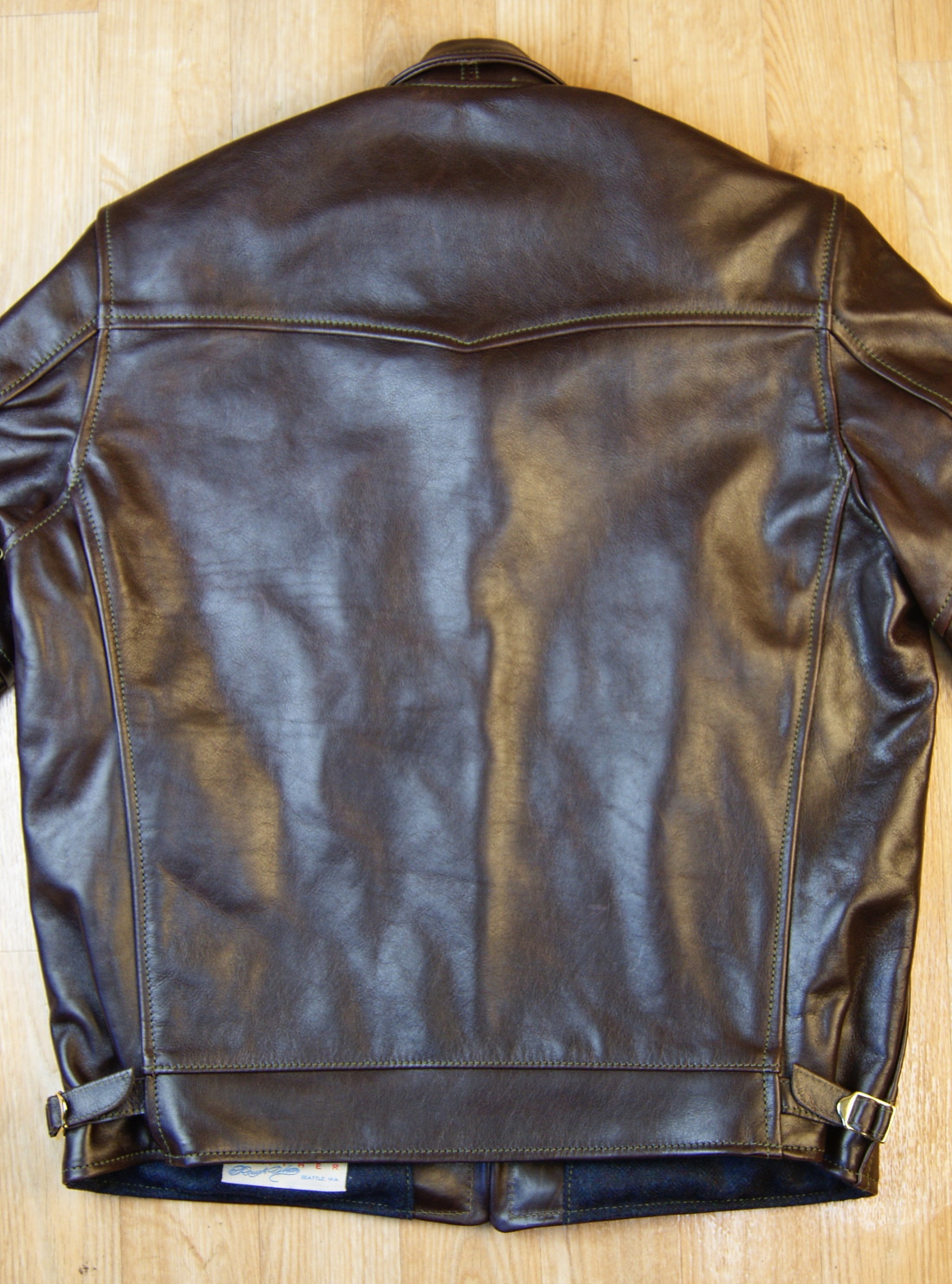 Aero Premier Highwayman Dark Seal Vicenza Horsehide FY7 back.jpg