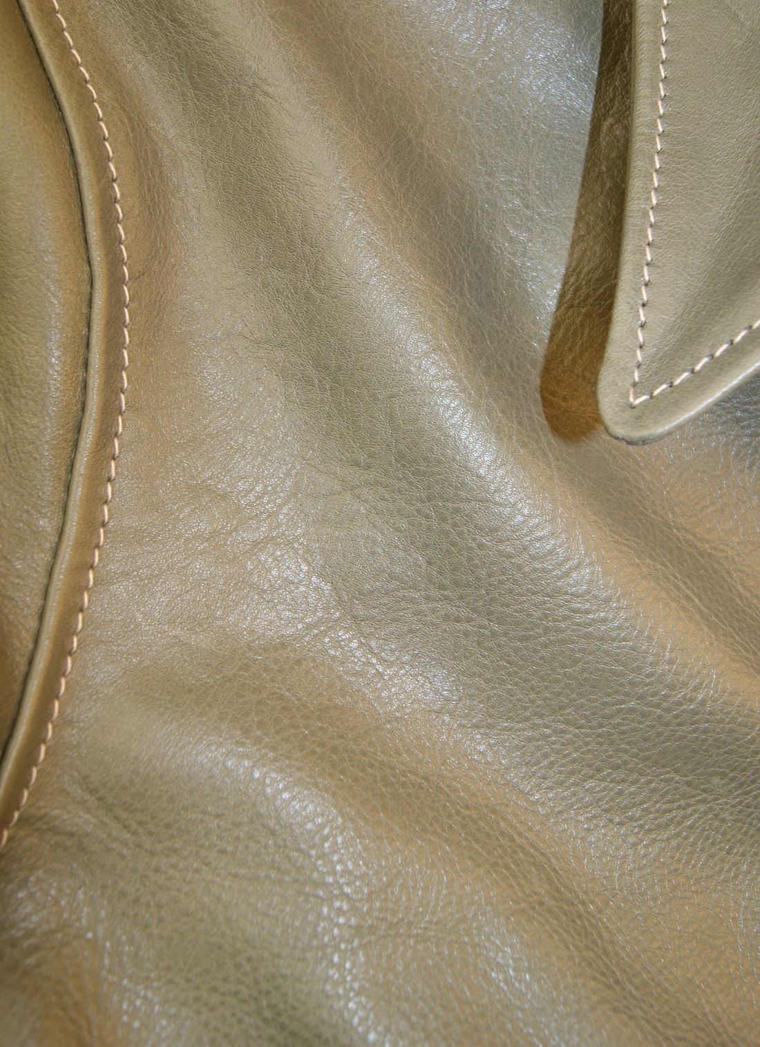 Aero Premier Highwayman Olive Vicenza Horsehide YVK chest grain.jpg