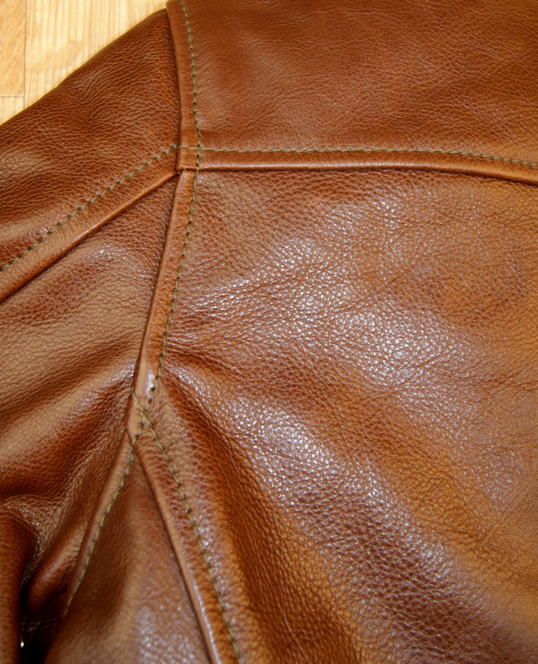 Aero Premier Highwayman Russet Vicenza Horsehide shoulder grain.jpg