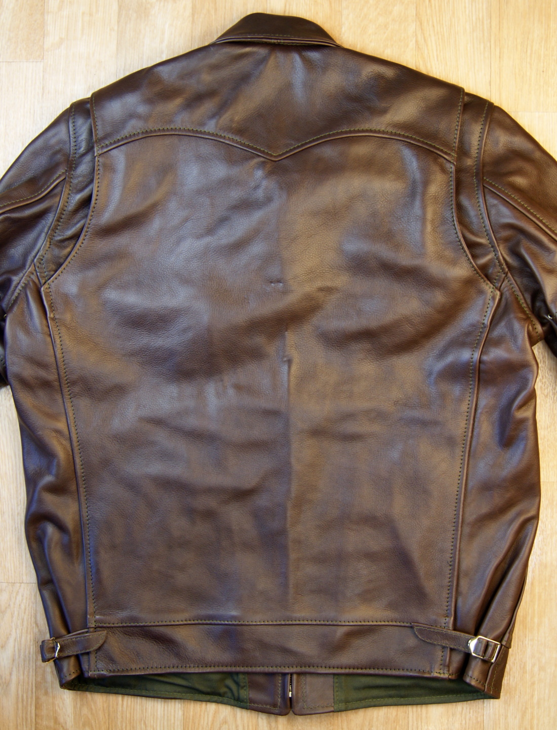 Aero Premier Highwayman Seal Vicenza Horsehide DWM back.jpg