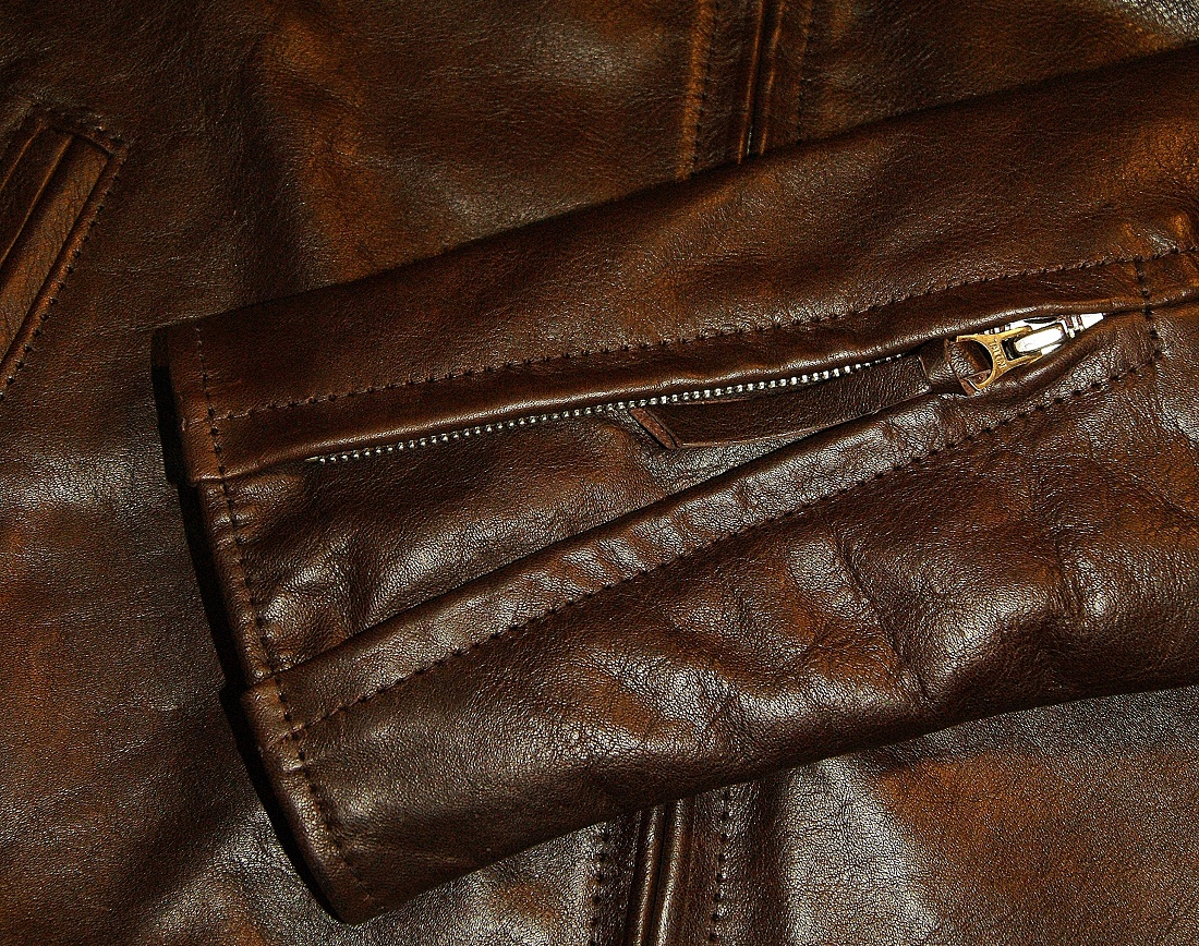 Aero Premier Highwayman Seal Vicenza Horsehide zip sleeve.jpg