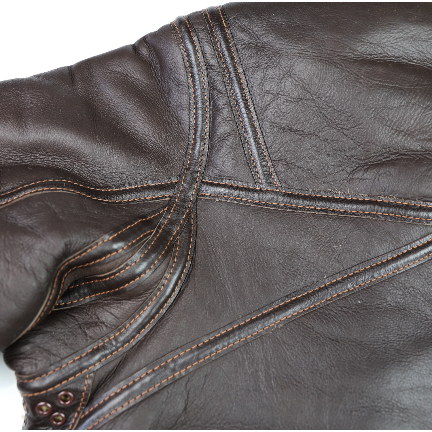 Aero RAF Late WW2 Seal Brown 7YV upper back IG square.jpg