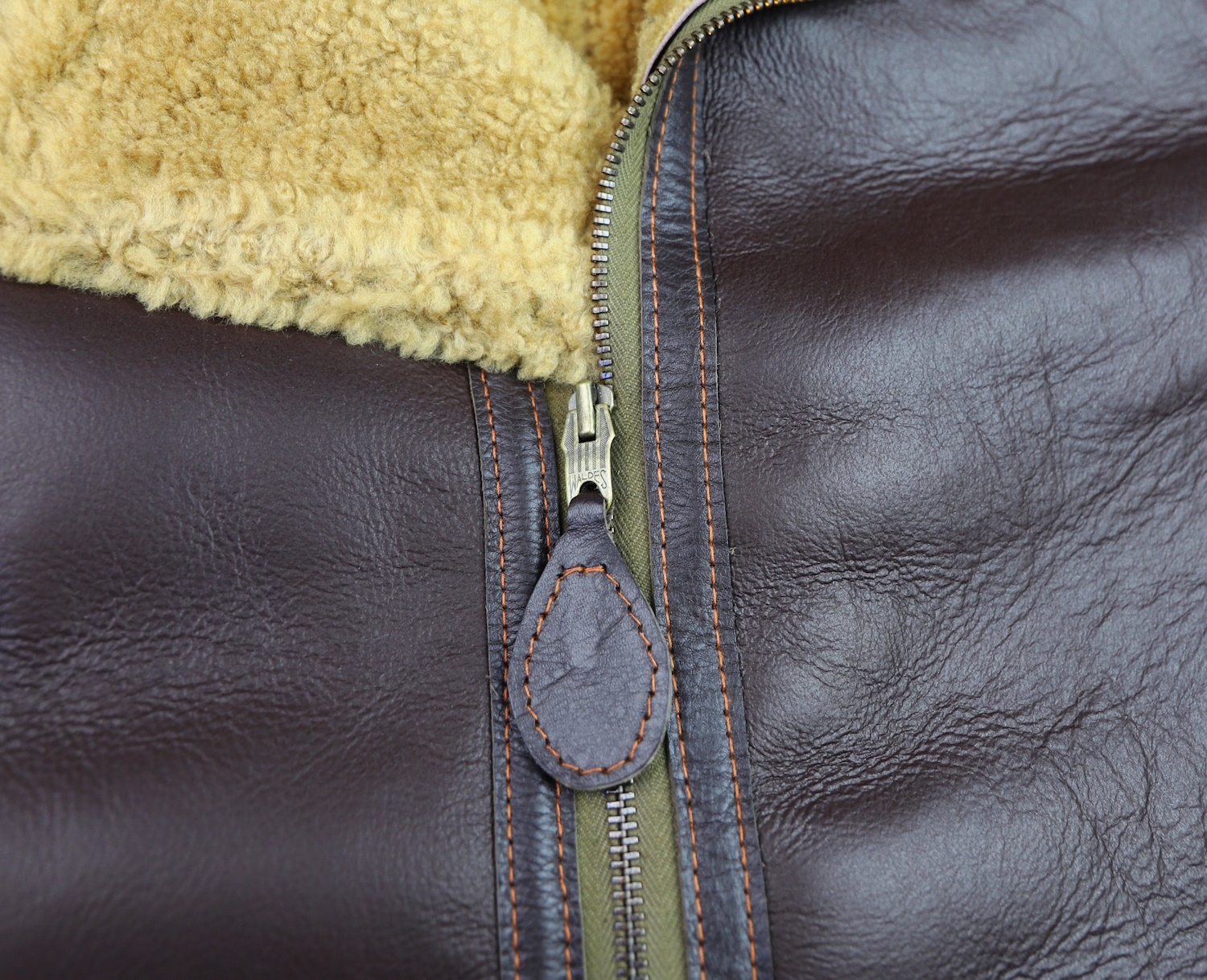 Aero RAF Pre-War Model Seal Brown GT5 zipper pull.jpg