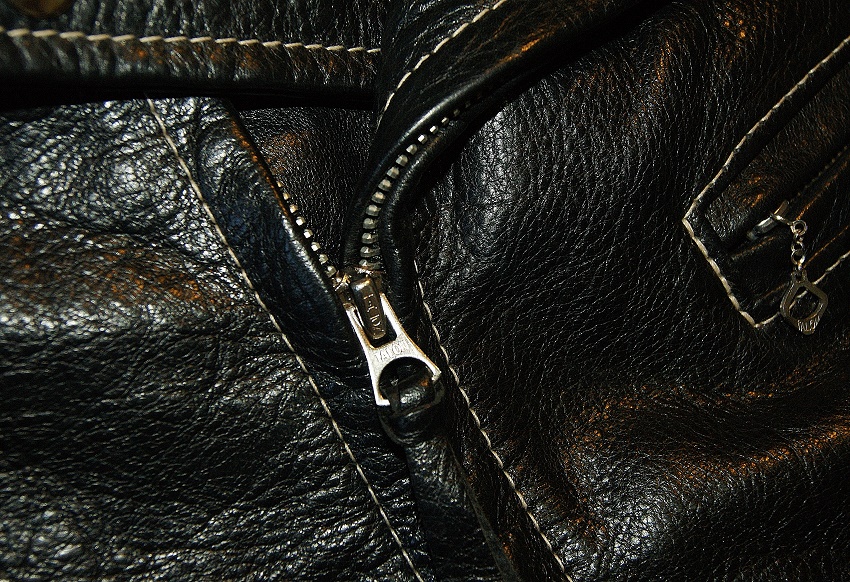 Aero Ridley Black Vicenza Horsehide zipper pull smaller.jpg