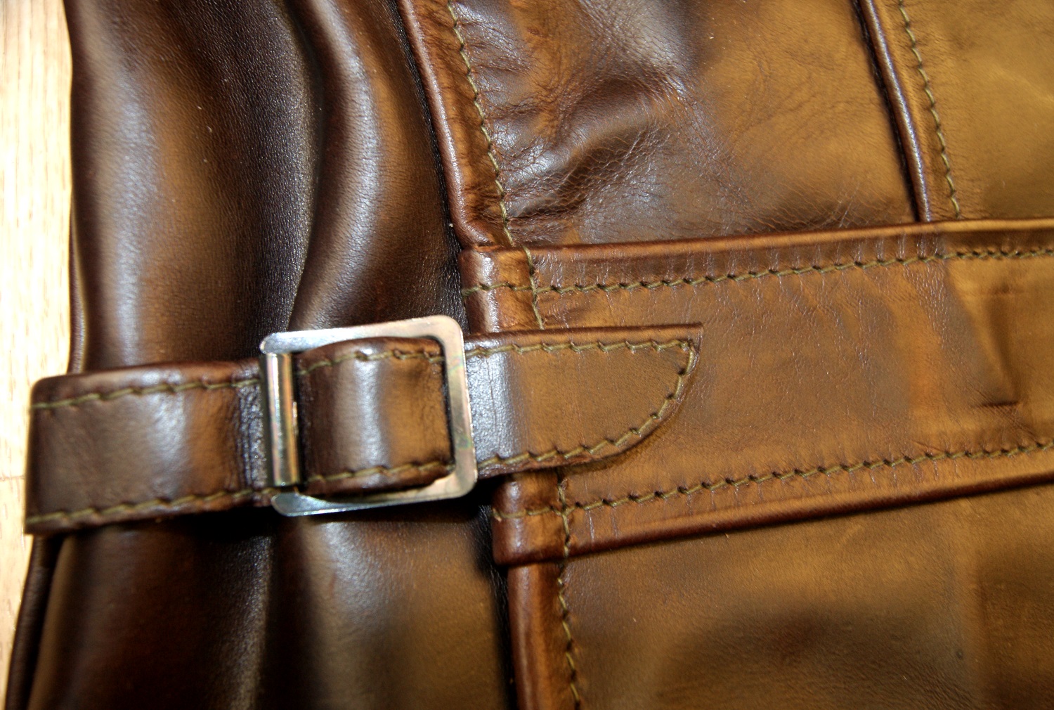 Aero Sea Biscuit Brown CXL FQHH side buckle.jpg