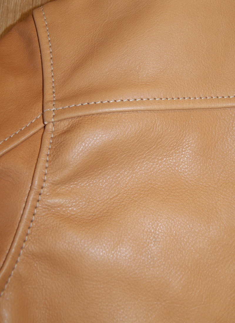 Aero Seven Natural Vicenza Horsehide 88D shoulder.jpg