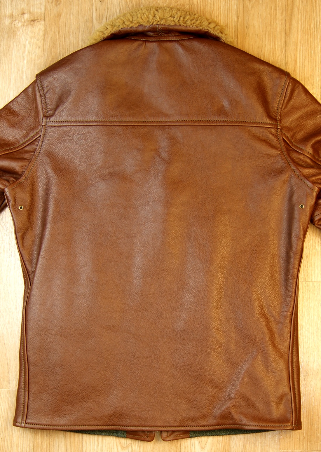 Aero Seven Russet Vicenza Irvin collar back.jpg