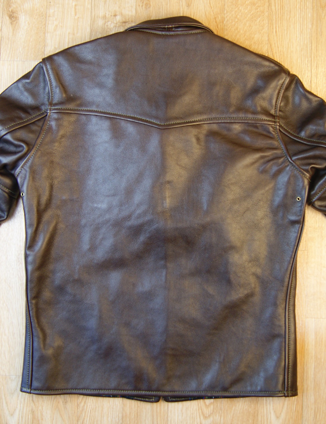 Aero Seven Seal Vicenza Horsehide NB76 back.jpg