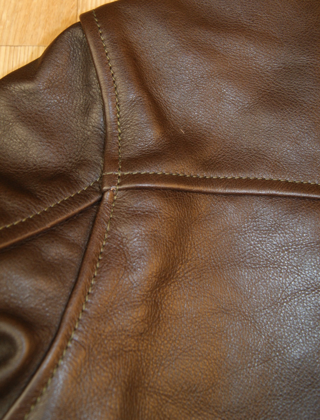 Aero Seven Seal Vicenza Horsehide NB76 shoulder grain.jpg