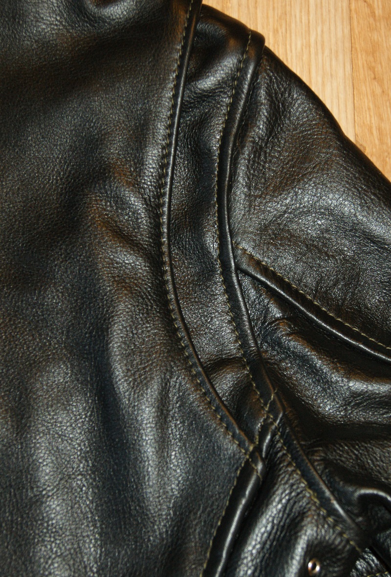 Aero Sheene Black Vicenza Horsehide AW1 shoulder gusset.jpg