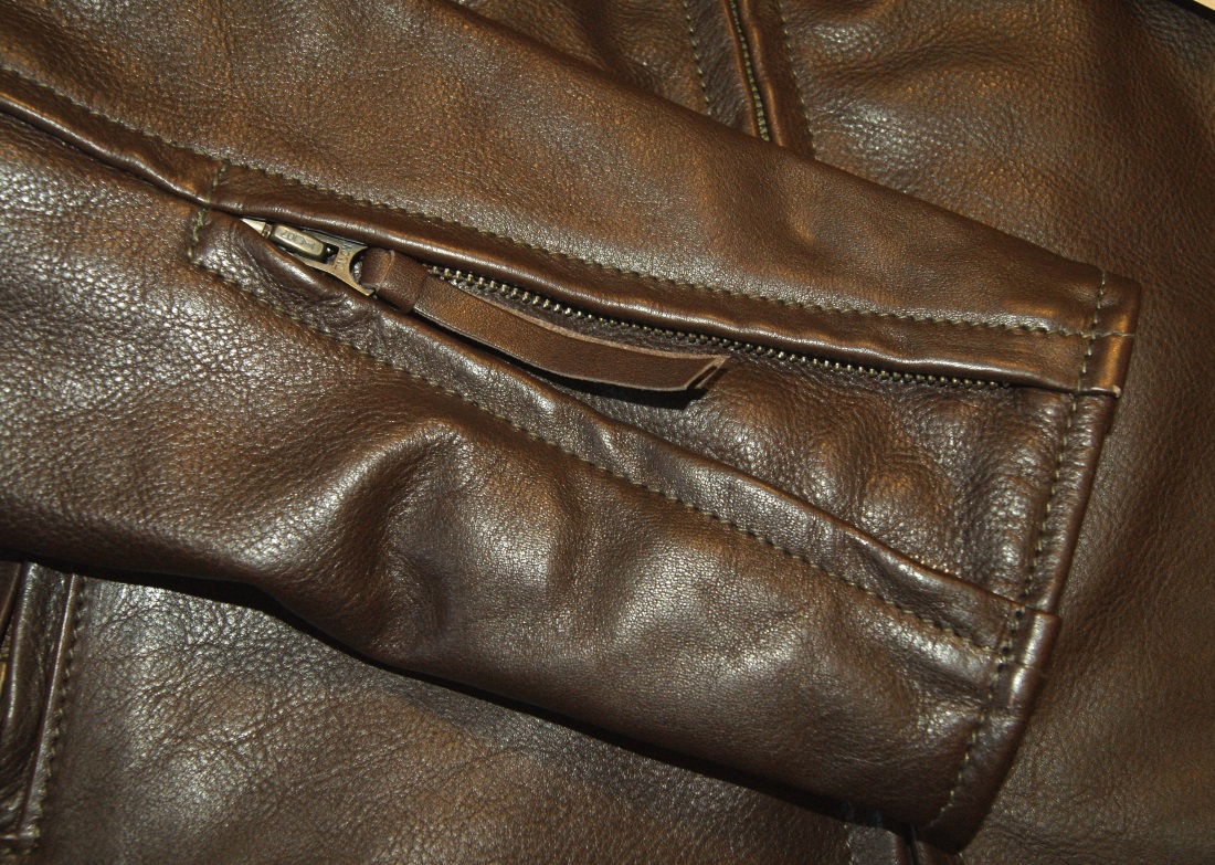 Aero Sheene Seal Vicenza Horsehide L7 sleeve zip.jpg