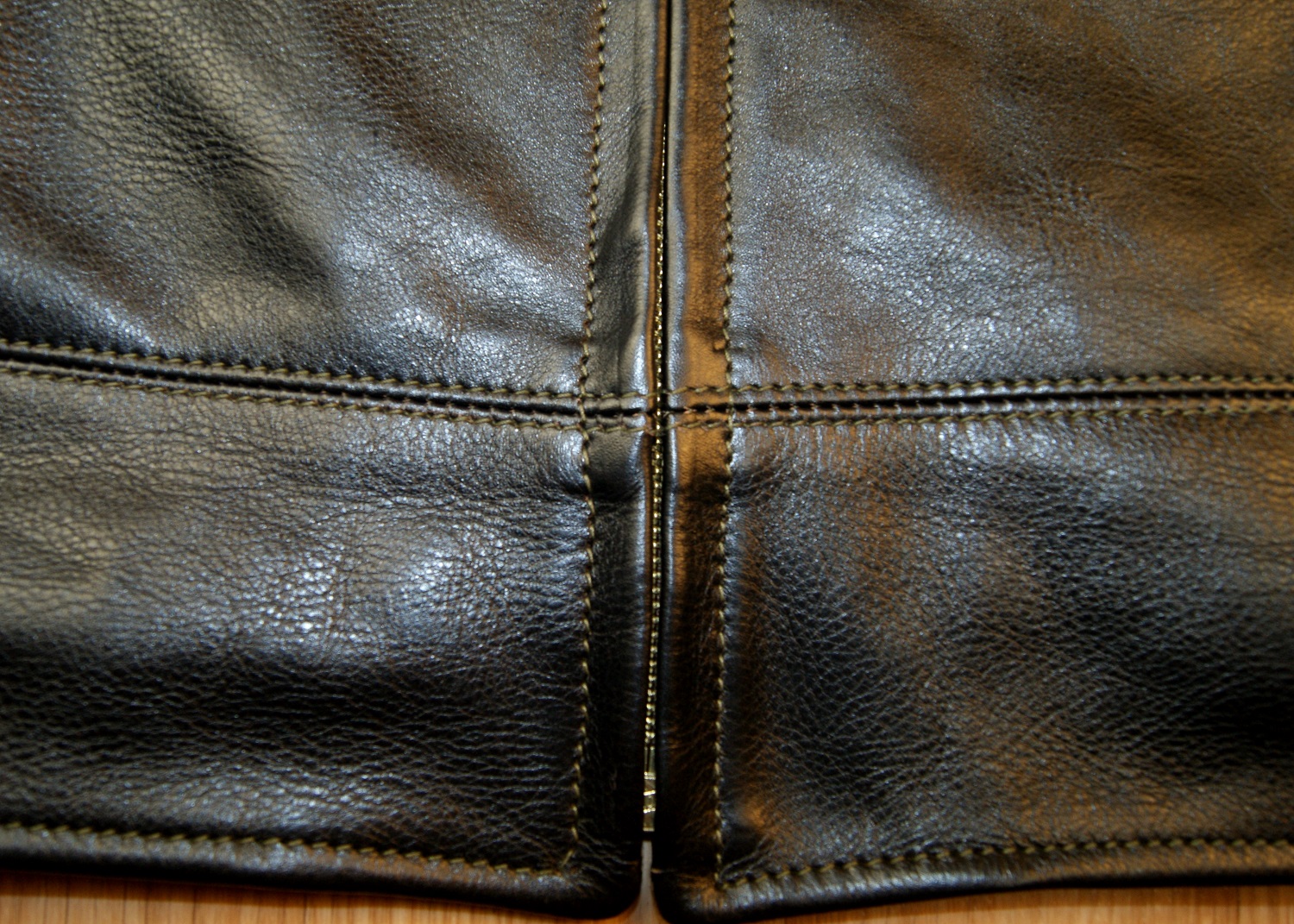 Aero Speedy Dustbowl Blackened Brown Vicenza Horsehide bottom hem.jpg