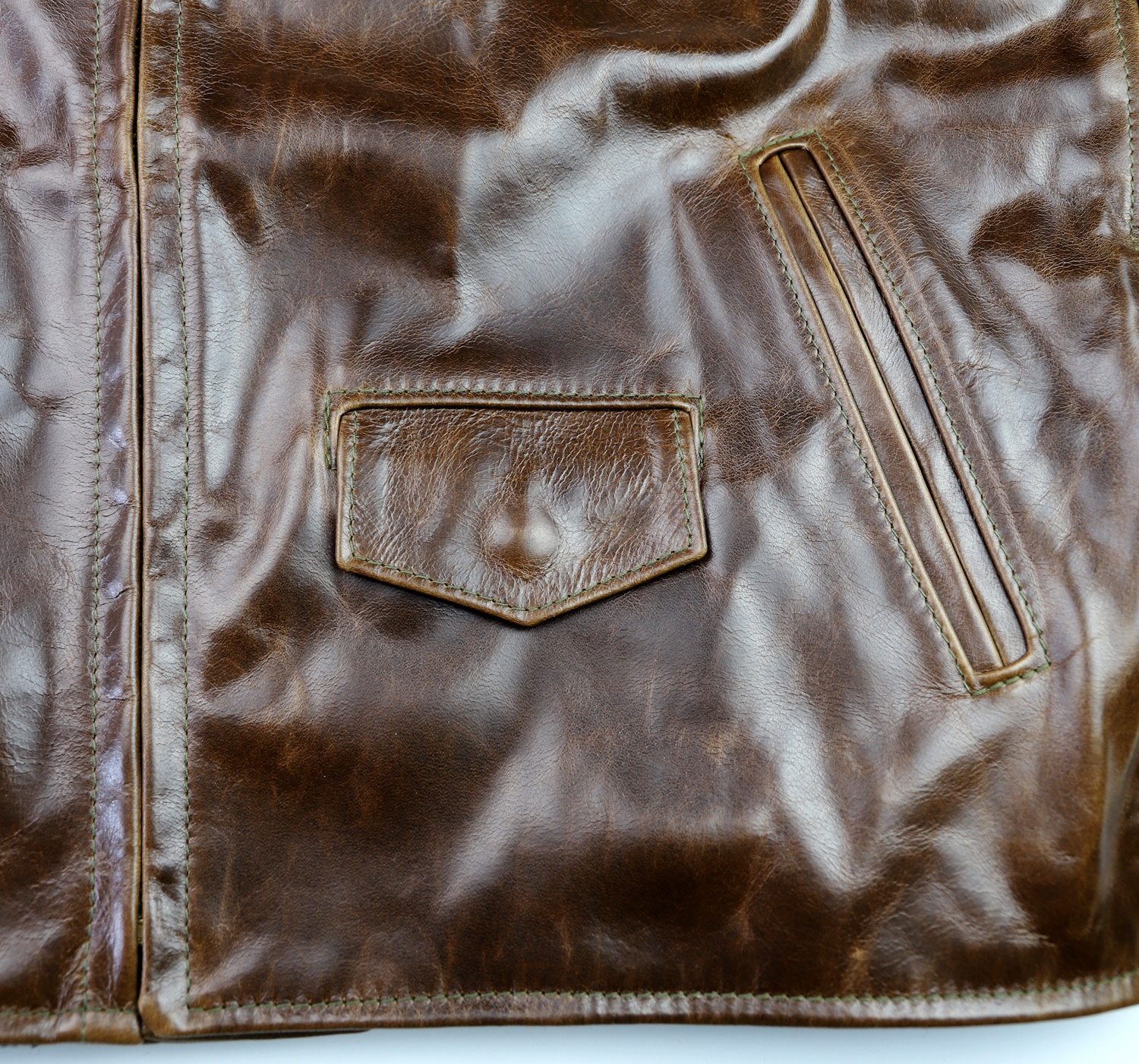 Aero STF Bootlegger Chestnut Vancouver coin pocket.jpg