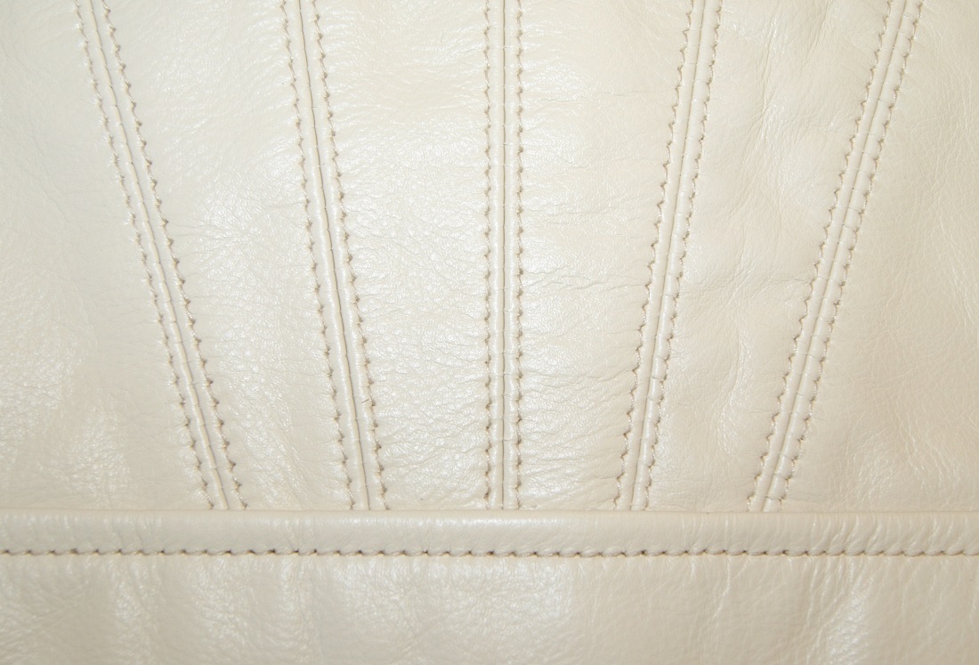 Aero Sunburst Cream Vicenza Horsehide DP9 back stitching.jpg