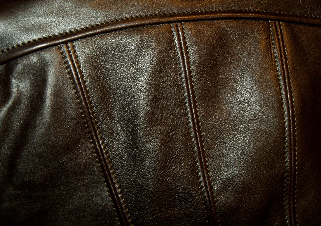 Aero Sunburst Dark Seal Vicenza Horsehide C6 back detail 2 smaller.jpg