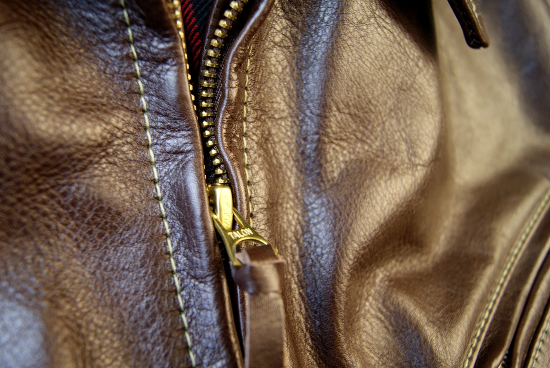 Aero Sunburst Seal Vicenza Horsehide FQP1 main zipper.jpg