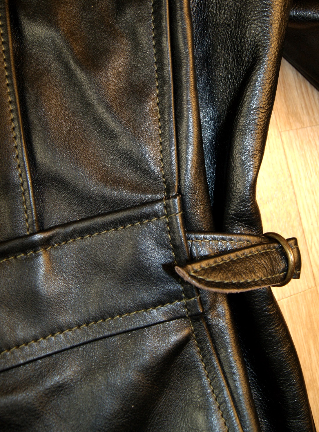 Aero Teamster Blackened Brown Vicenza Horsehide BE6 side cinch.jpg