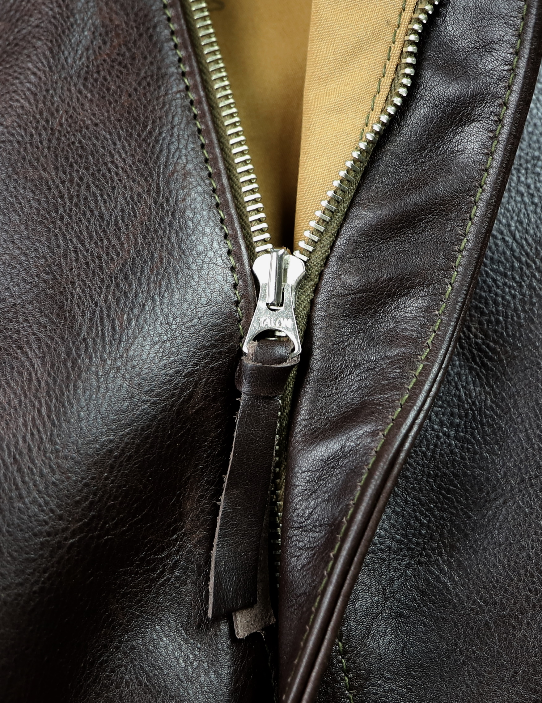 Aero Unknown Maker 1756 Dark Seal Vicenza Horsehide KR1 zipper pull.jpg