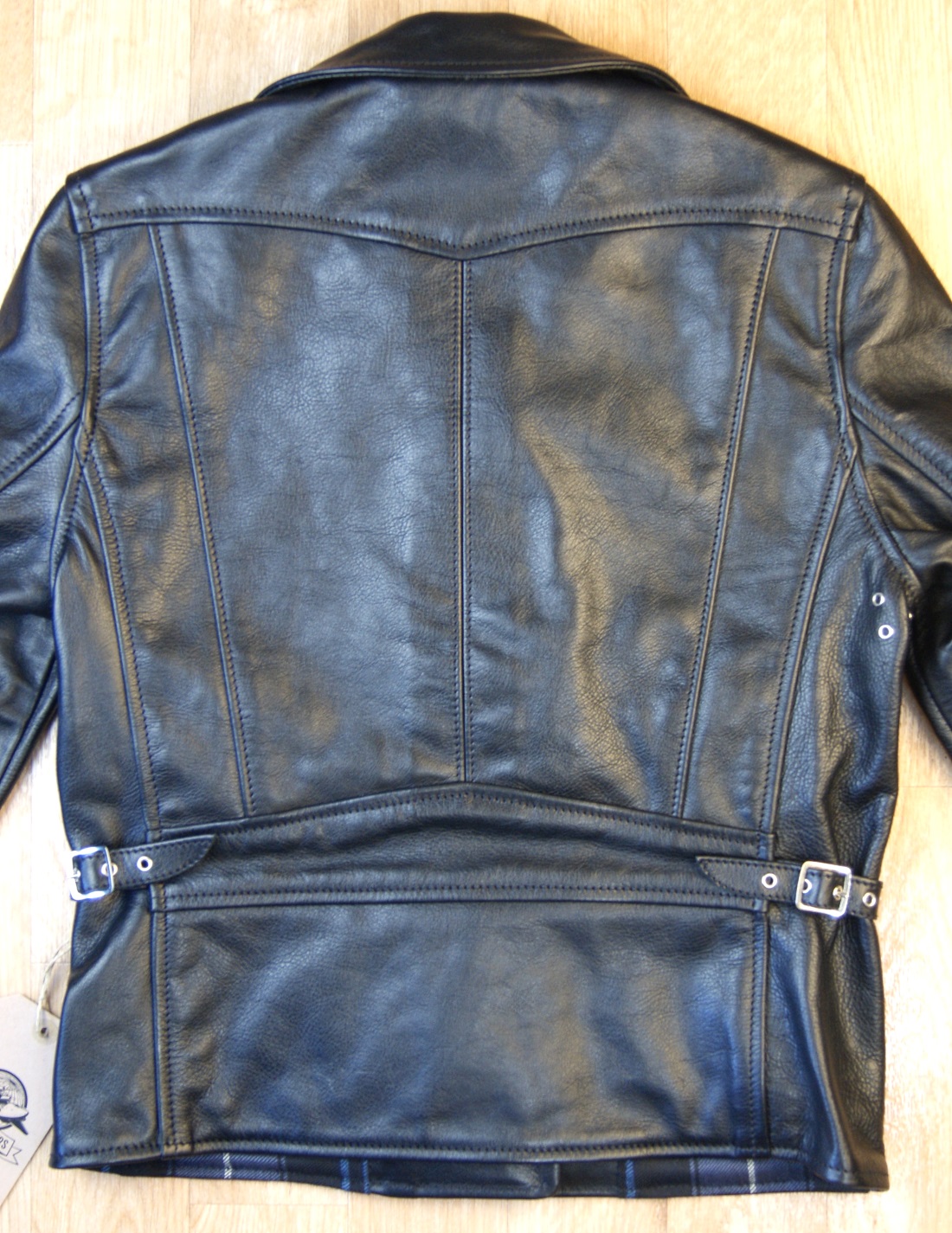 Aero Women's Hooch Hauler Black Vicenza Horsehide back.jpg