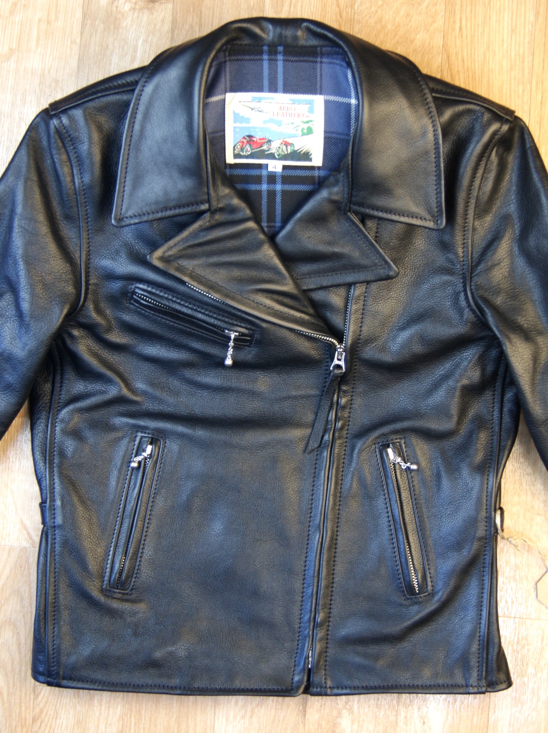 Aero Women's Hooch Hauler Black Vicenza Horsehide front.jpg