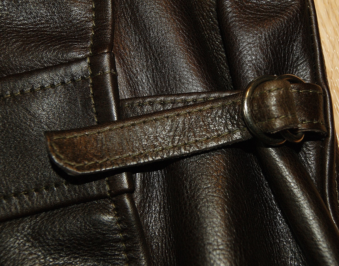 Aero_1930s_Half_Belt_42_Dark_Seal_Vicenza_Horsehide_side_buckle.jpg