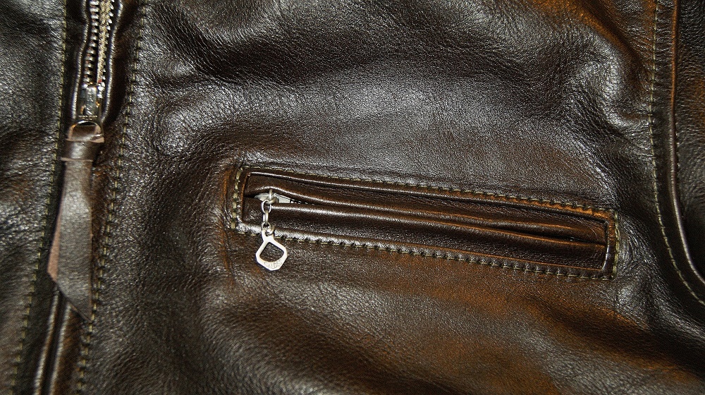 Aero_Board_Racer_Buco_42_Dark_Seal_Vicenza_Horsehide_chest_pocket.jpg