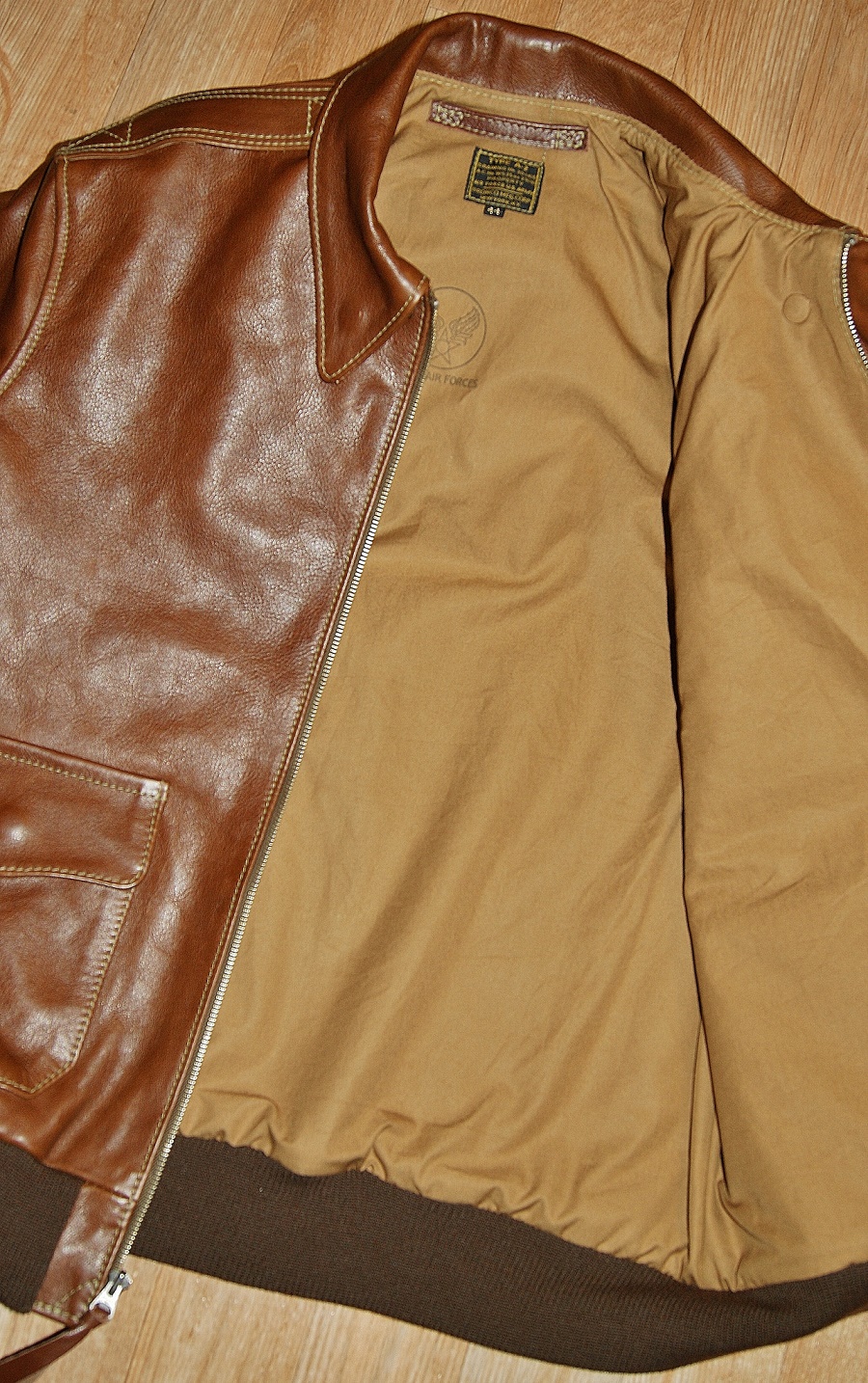 Aero_Bronco_A-2_Russet_Vicenza_Horsehide_44_lining.jpg