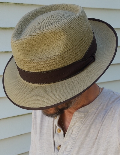 akubra capricorn_20190527_142902_400x517.jpg