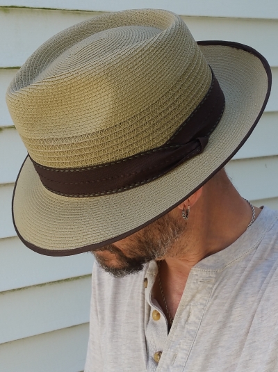 akubra capricorn_20190527_142904_400x535.jpg