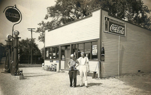 ancestrytrouttcafewoodlawnil.jpg