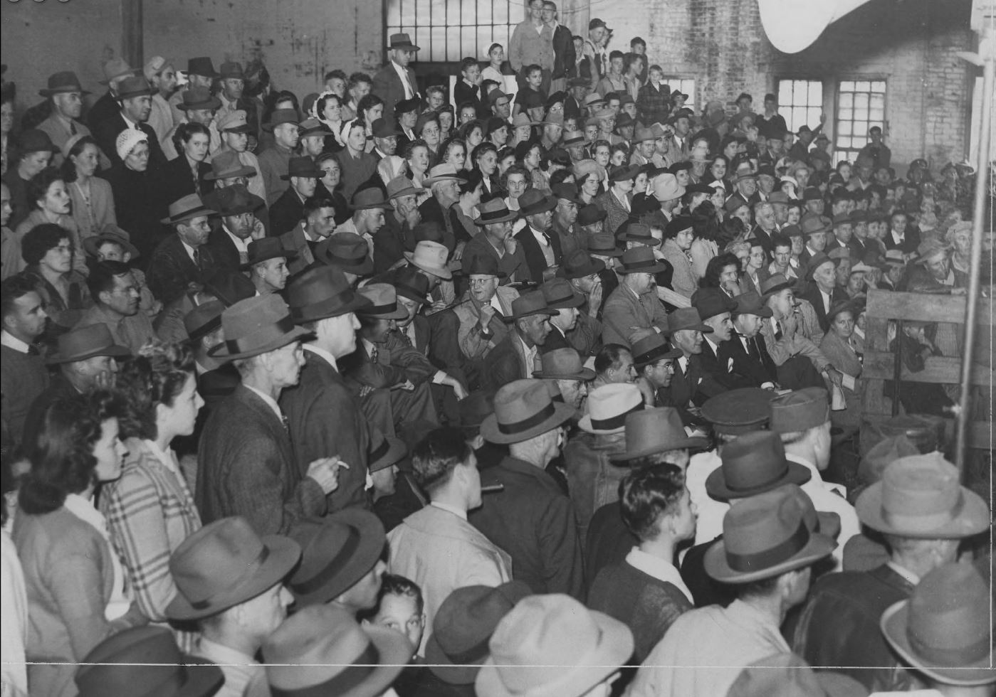 auction_crowd_1946.JPG