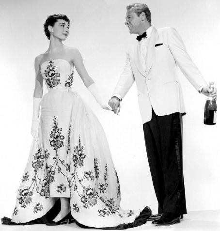 Audrey-and-William-Holden-in-Sabrina-sabrina-1954-30691050-454-477.jpg