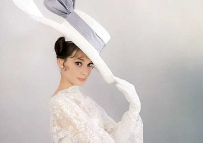 audrey-hepburn-hats-white-brim-purple-sash.jpg