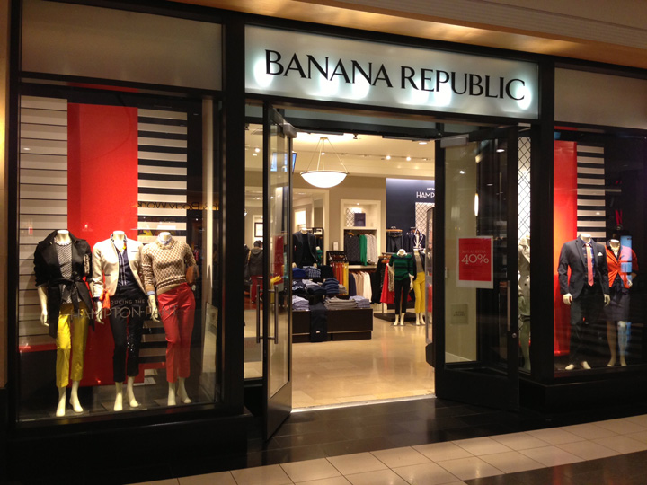 Banana-Republic-windows-2013-January.jpg